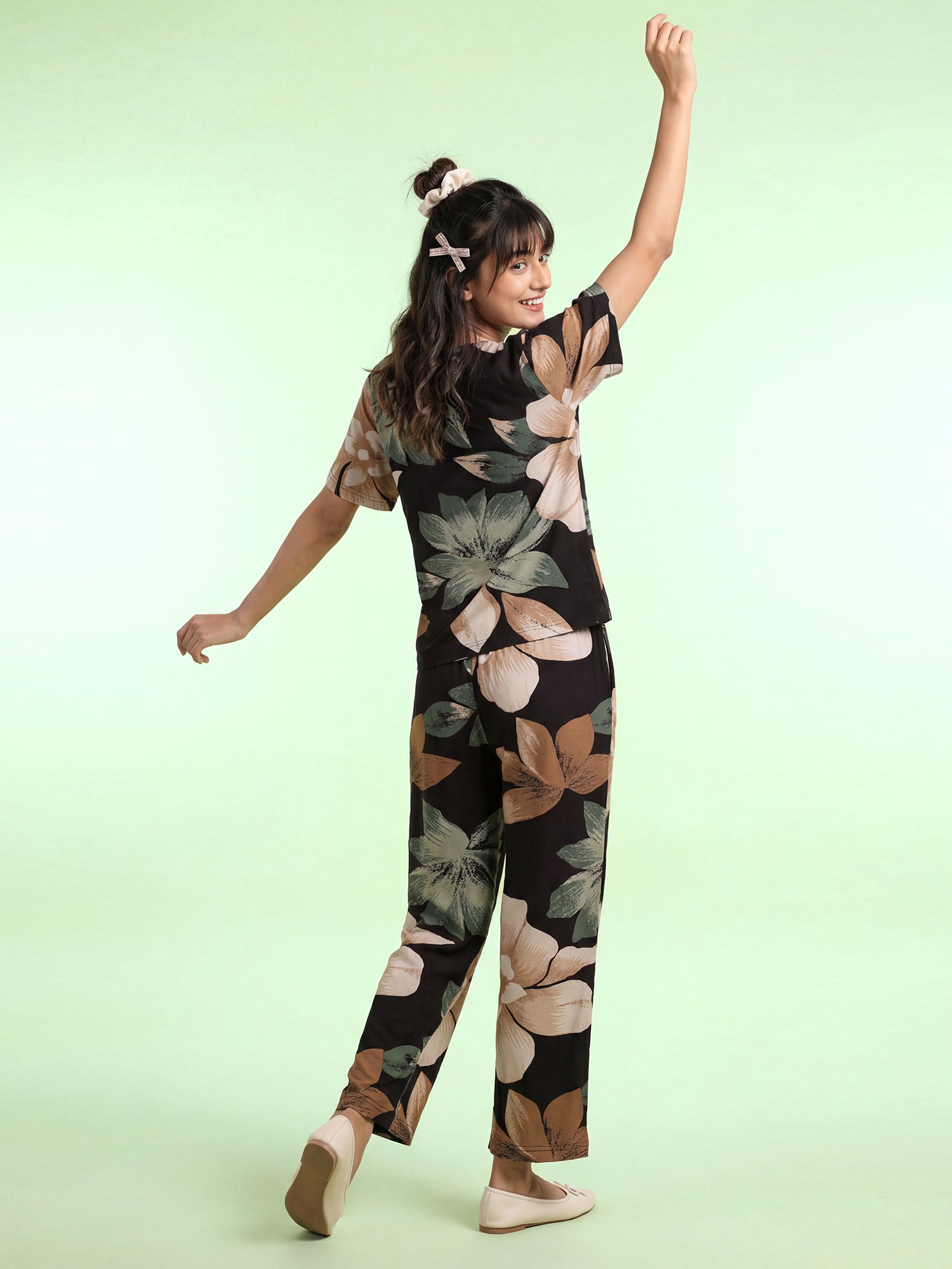 Noir Blossom – Cotton Lounge Night Suit