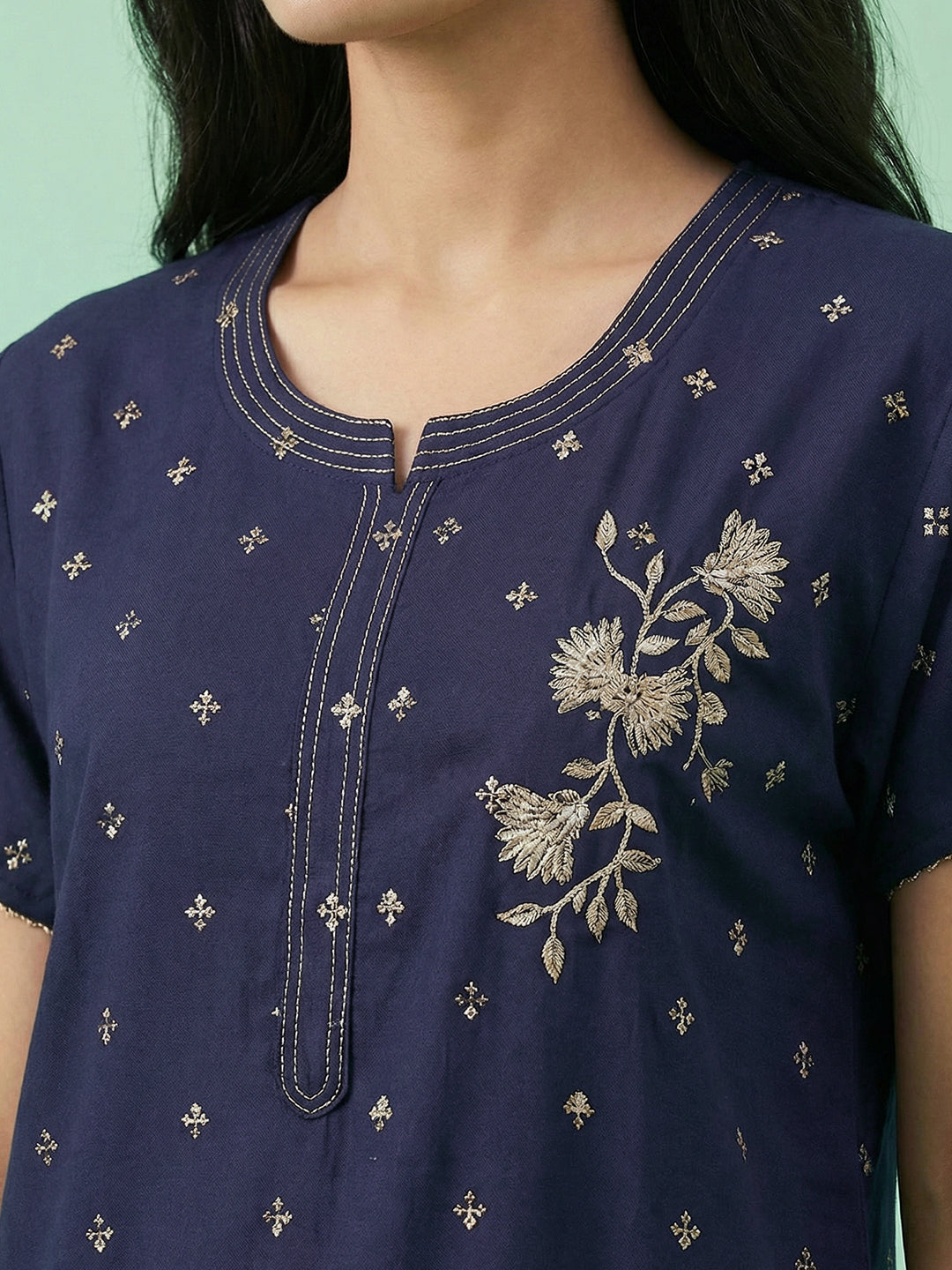 Alpine - Maxi with Embroidered Neckline